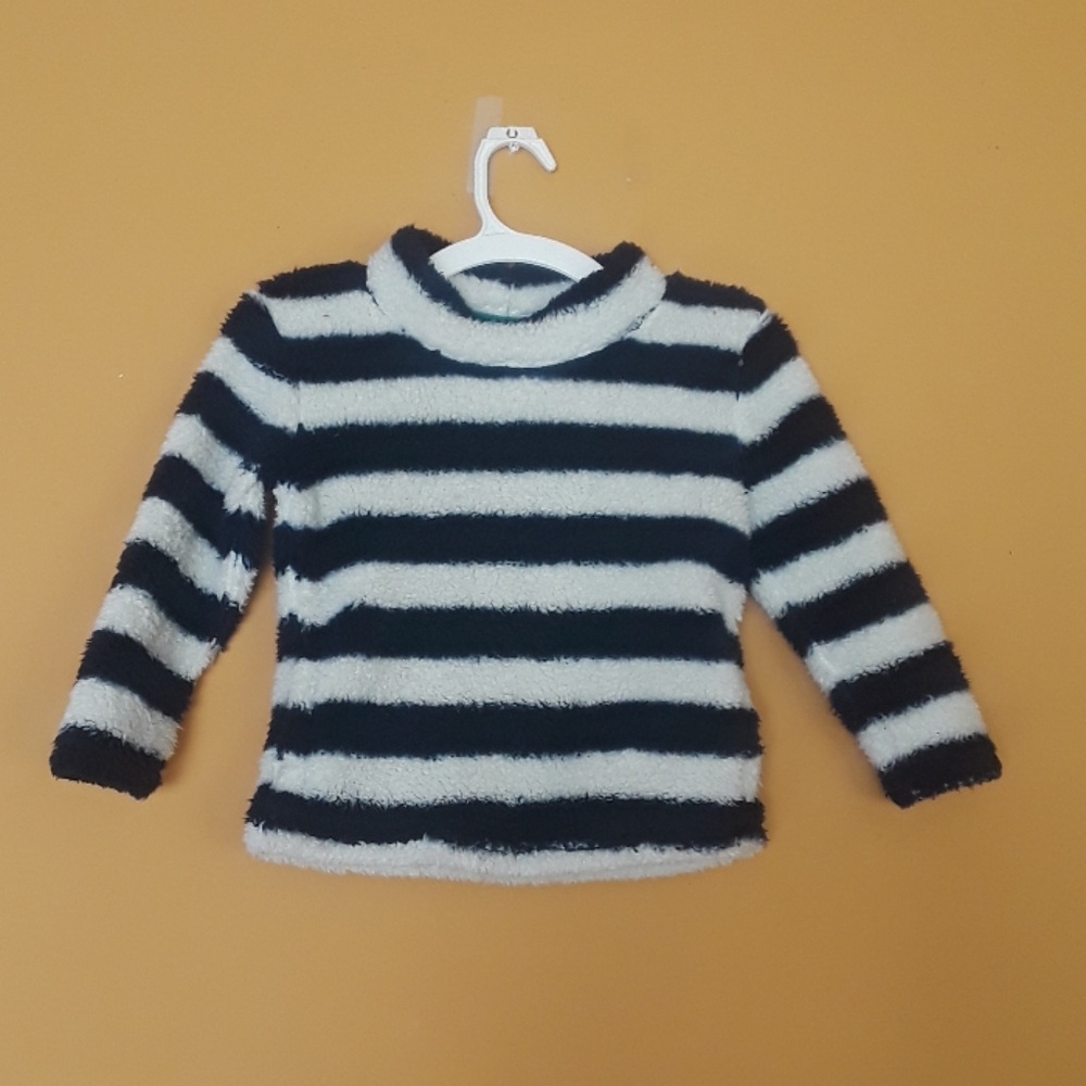 Warm fuzzy girl's top